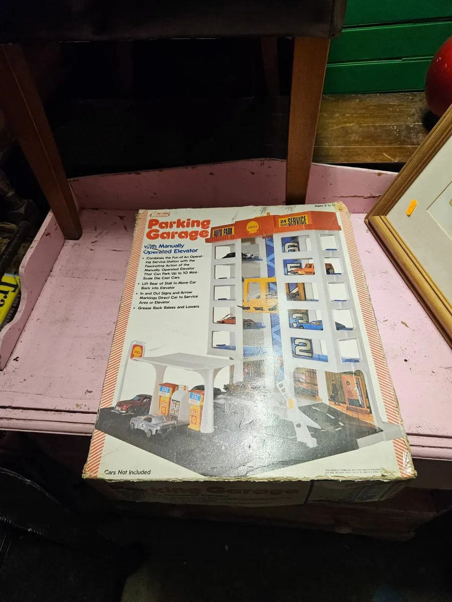 Vintage Toy Garage - Image 1