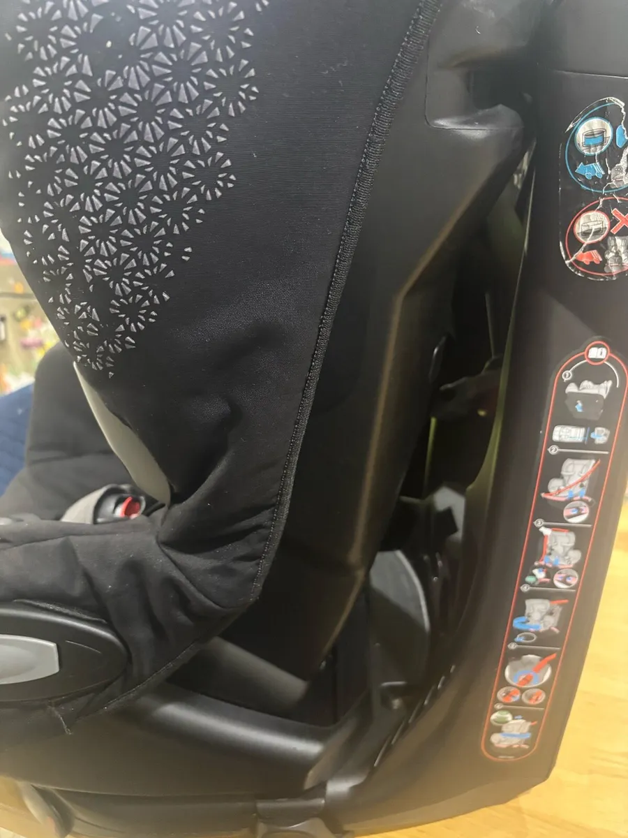 Maxi Cosy Axiss Swivel seat - Image 3