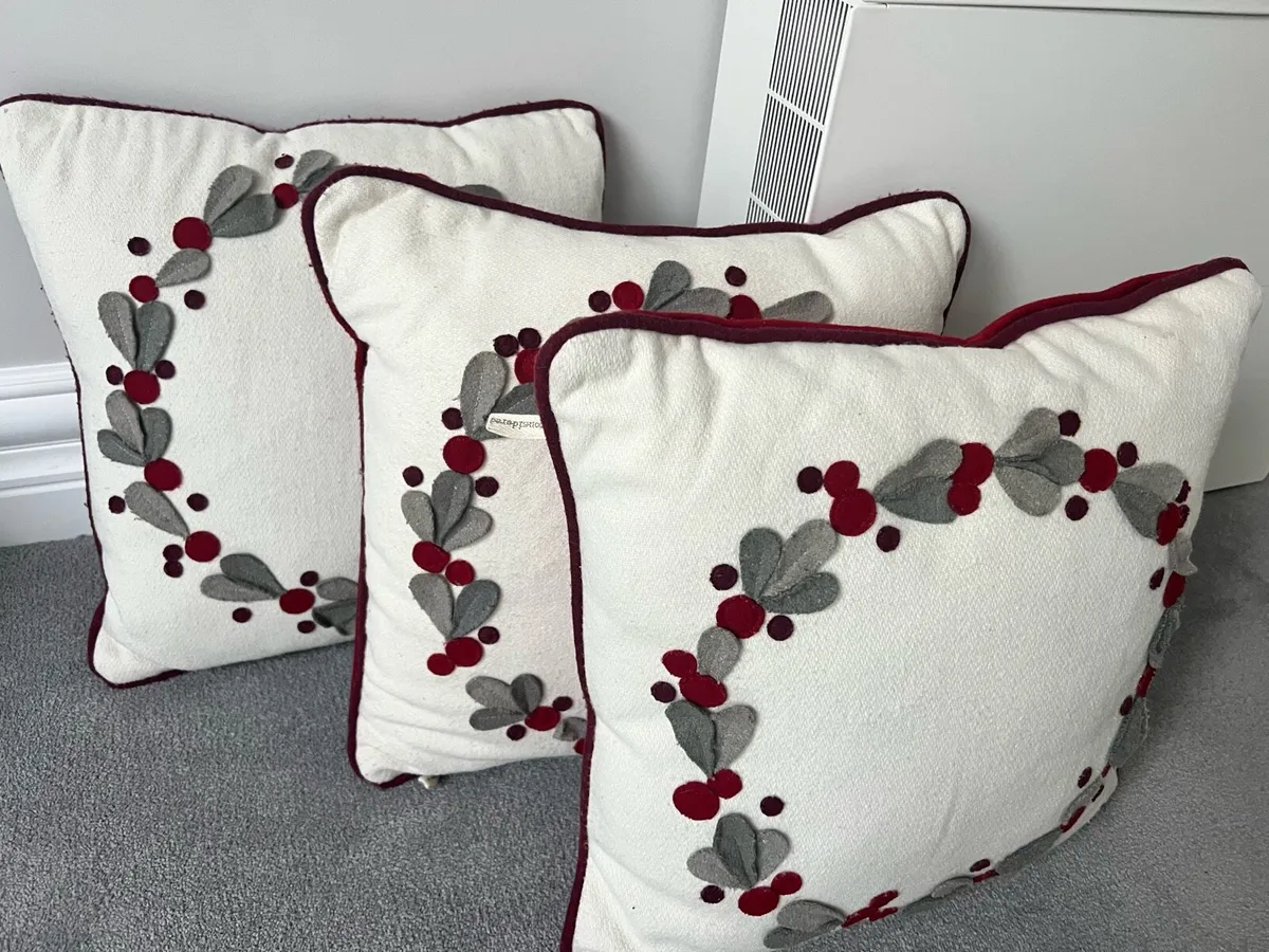 Christmas cushions - Image 2