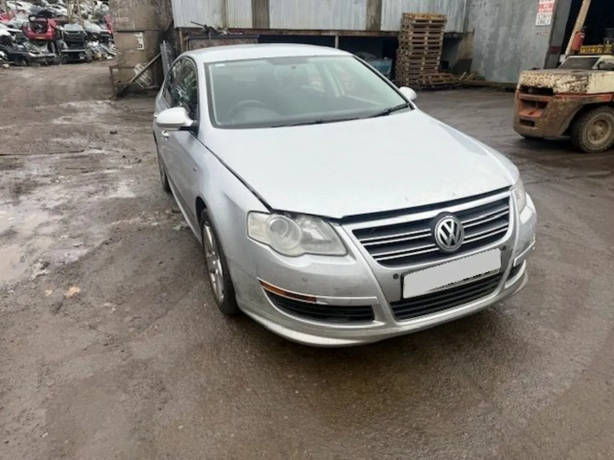 2010 VOLKSWAGEN PASSAT 2.0L-D - Image 2