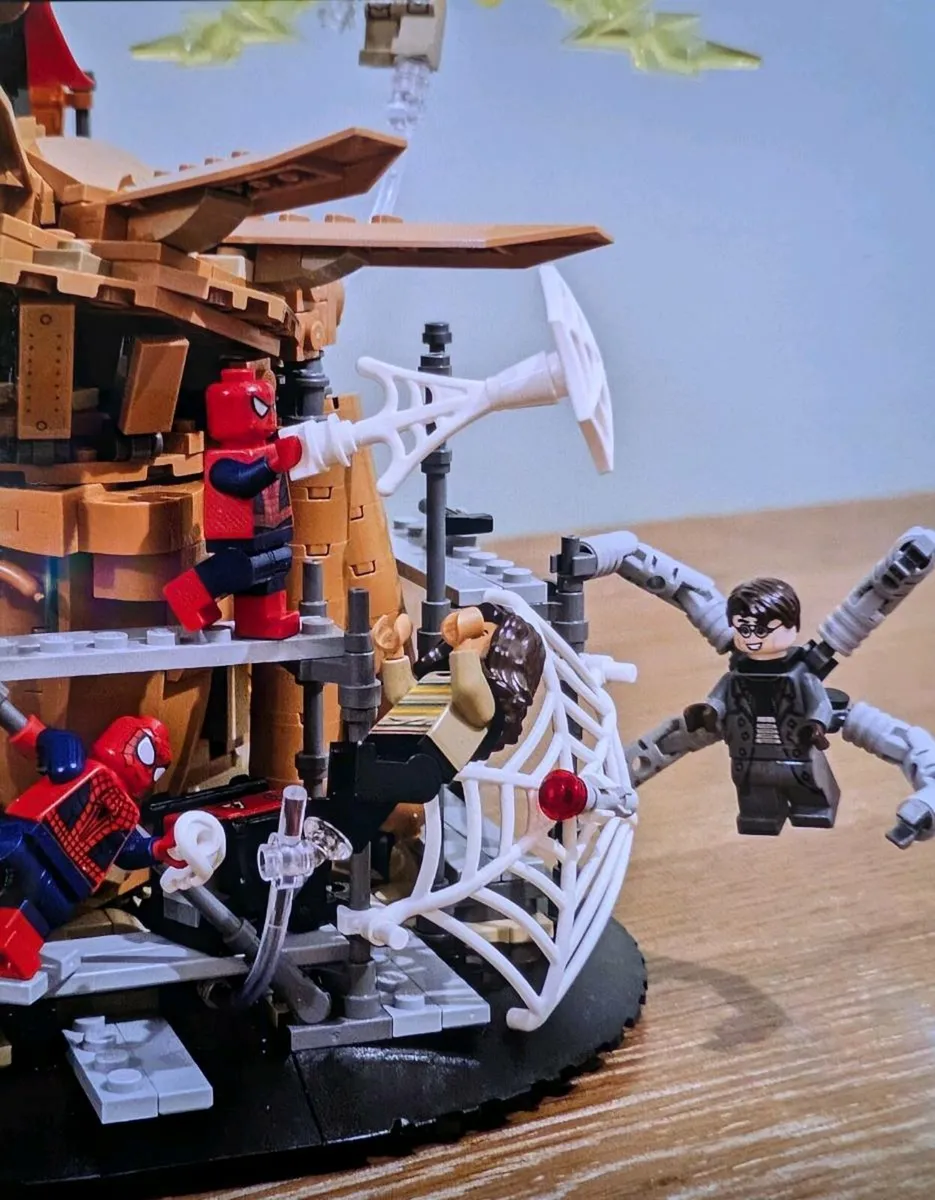 Lego Marvel Heroes Spiderman Final Battle. - Image 4