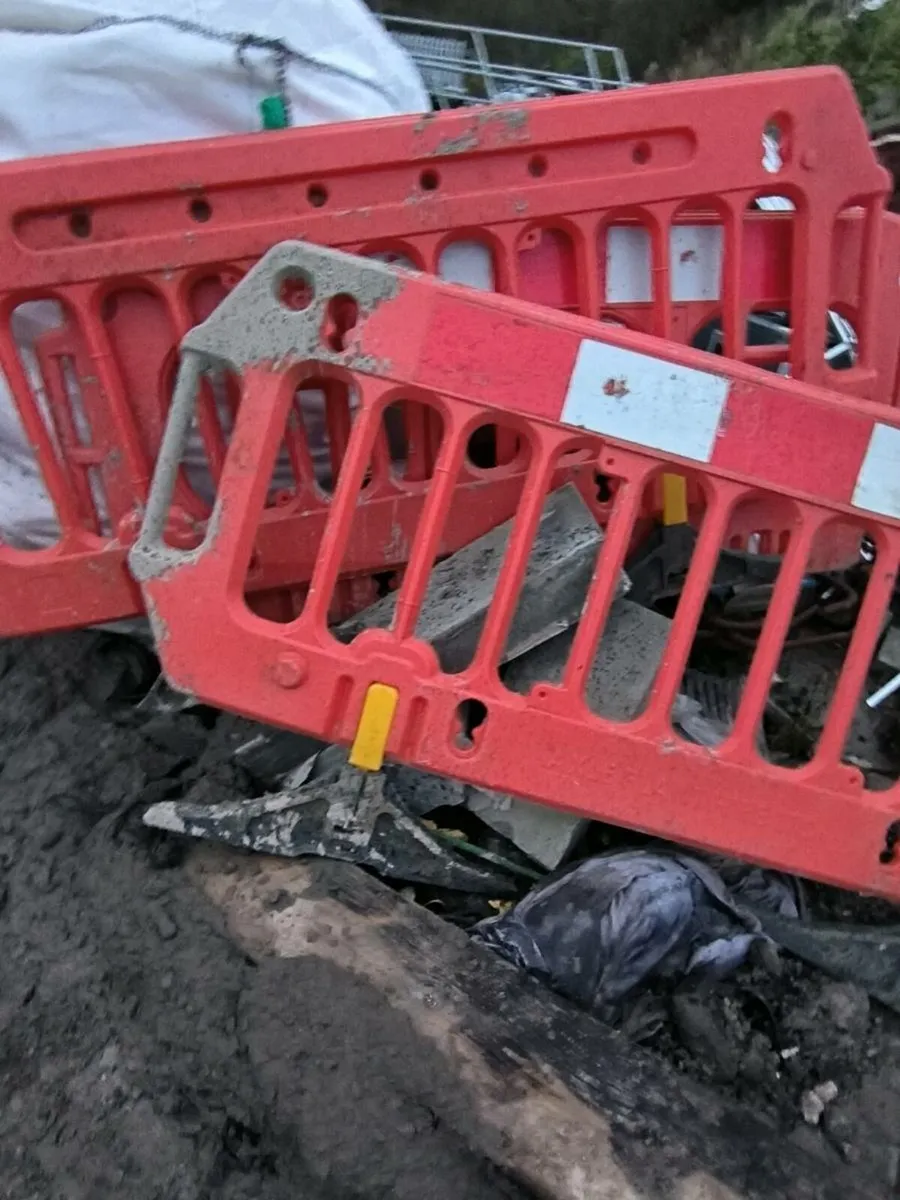 Plastic barriers - Image 1