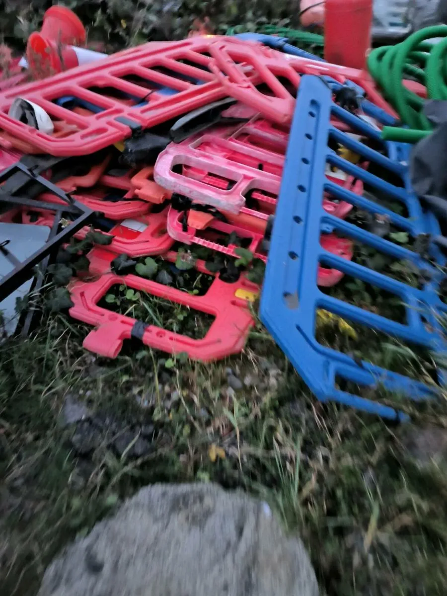 Plastic barriers - Image 2