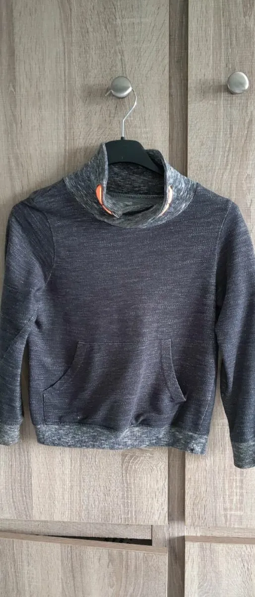 122 cm boy blouse 9 each or 2 for 15 not much worn - Image 1