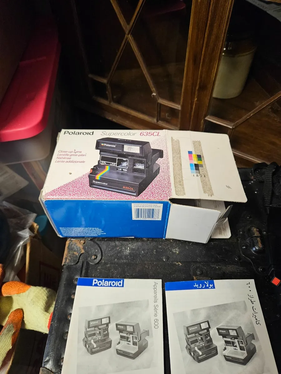 Vintage Polaroid Camera - Image 2