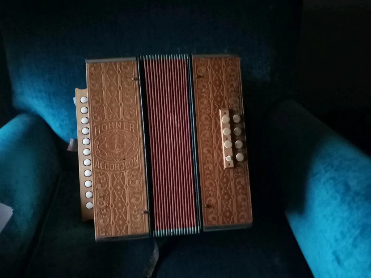 Poker works button accordion