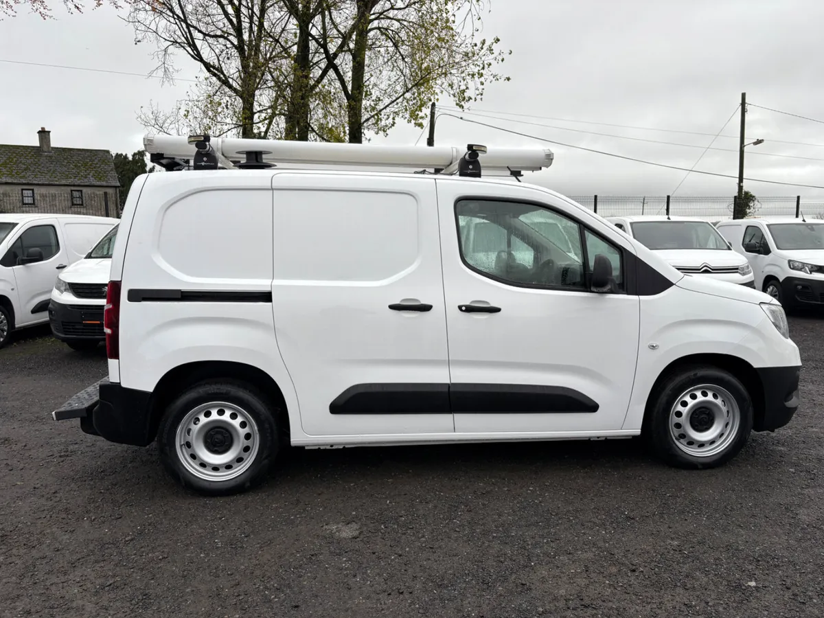 Vauxhall Combo 2019 - Image 1