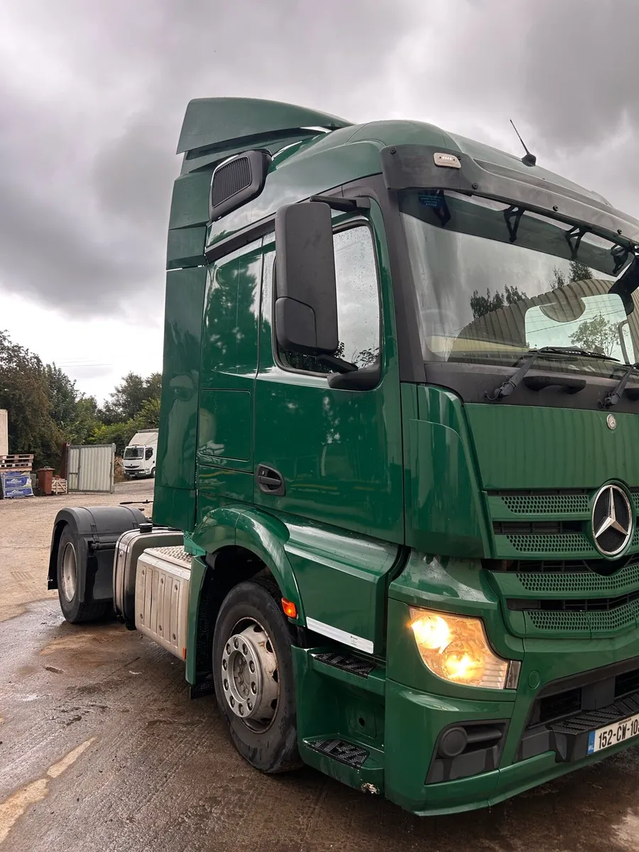 Lorry  artic  tractor unit - Image 1