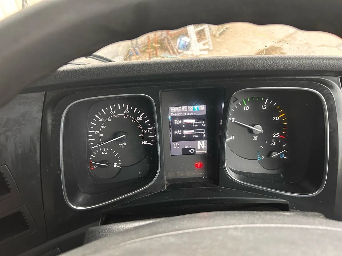 Lorry  artic  tractor unit - Image 4