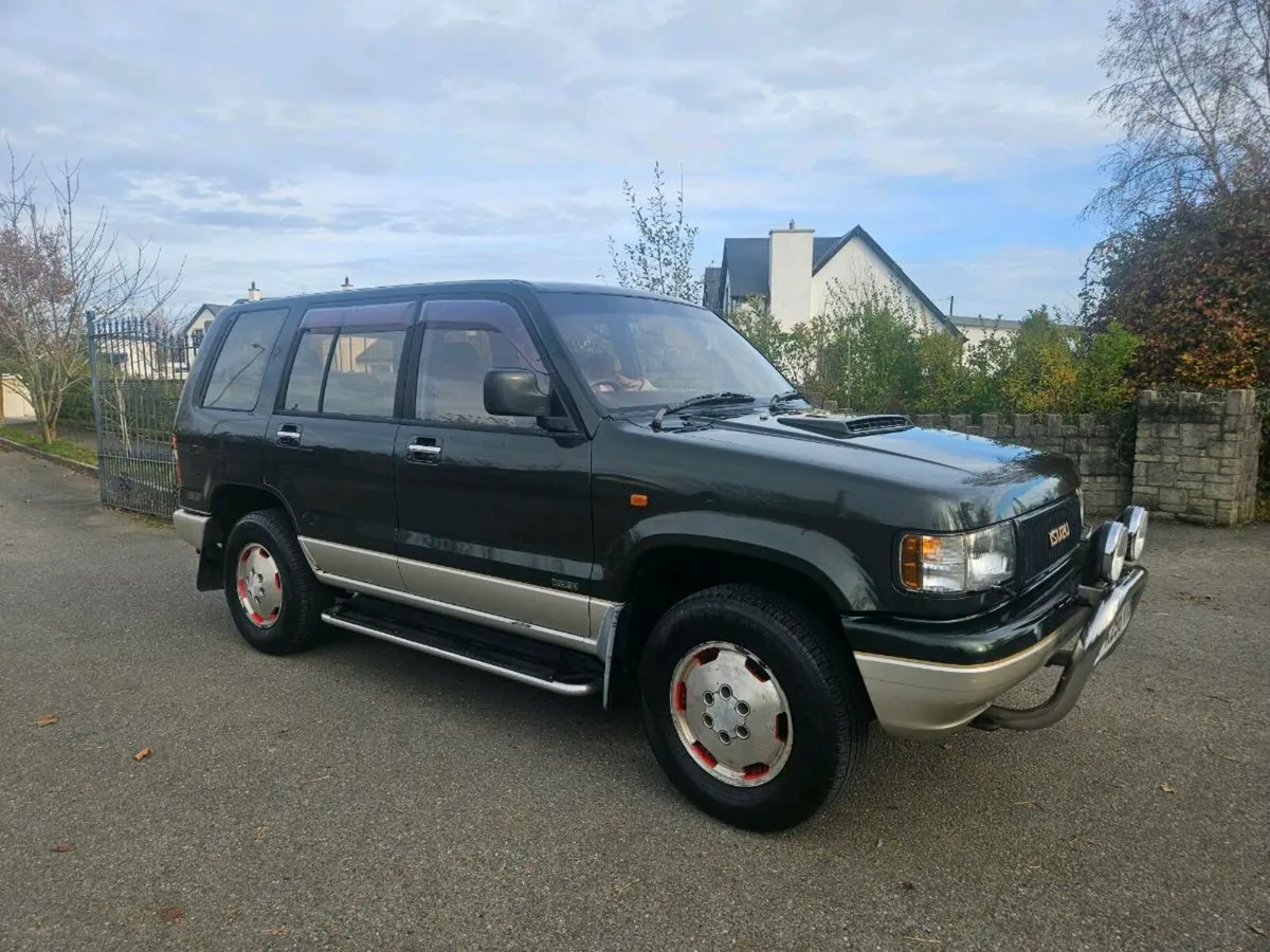 ISUZU TROOPER LOTUS EDITION - Image 1