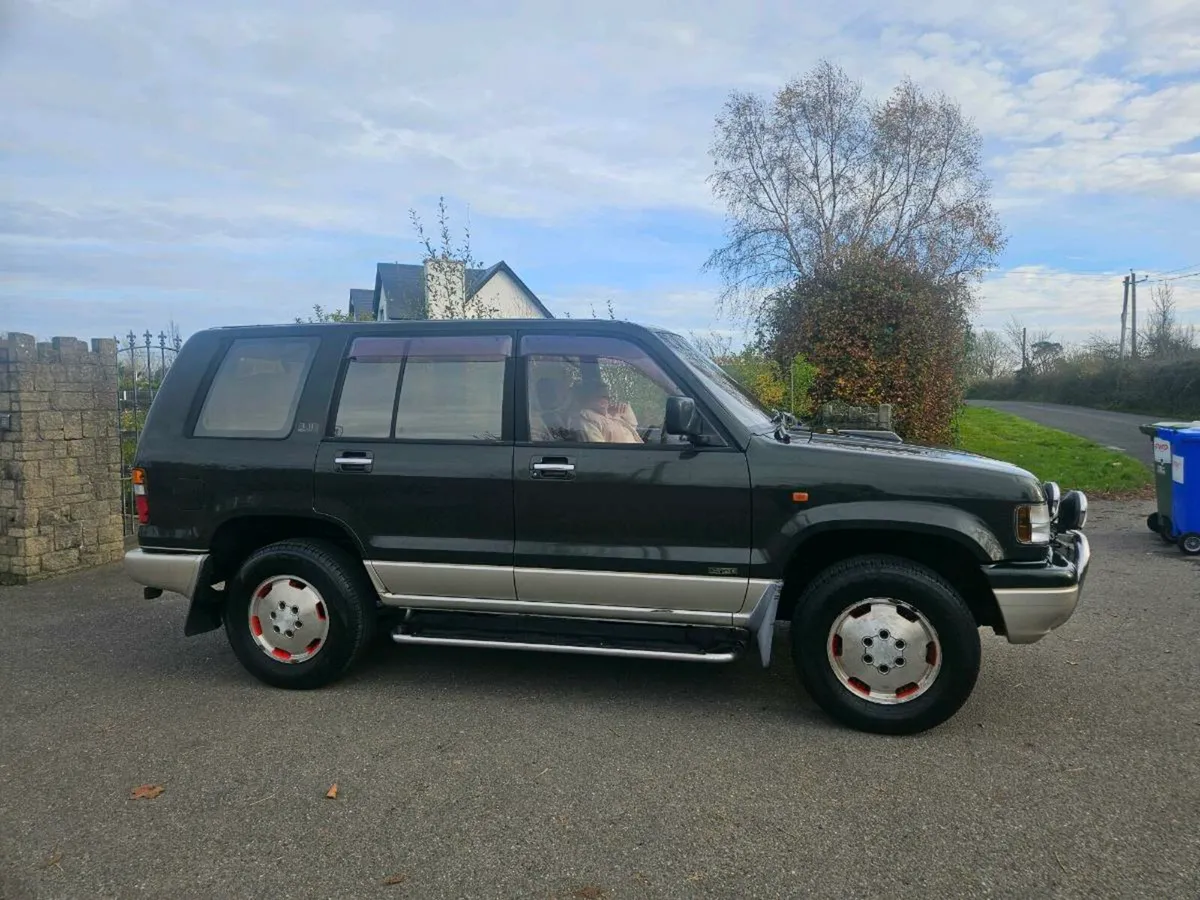 ISUZU TROOPER LOTUS EDITION - Image 2