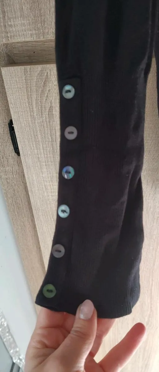 Zara Black cardigan with pockets and buttons - Image 4