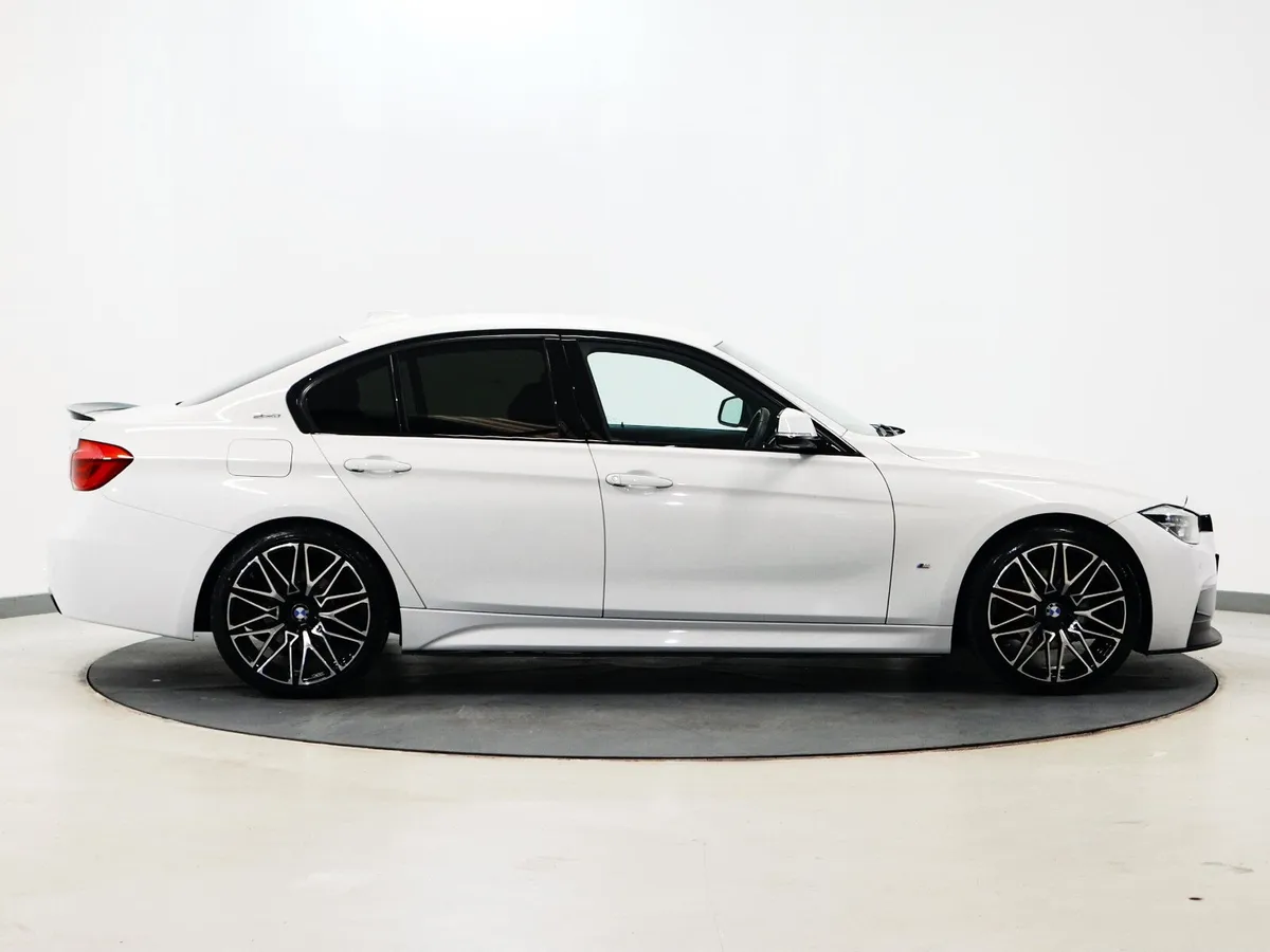 *126* 2018 BMW 3-Series 2.0 M-SPORT - Image 3