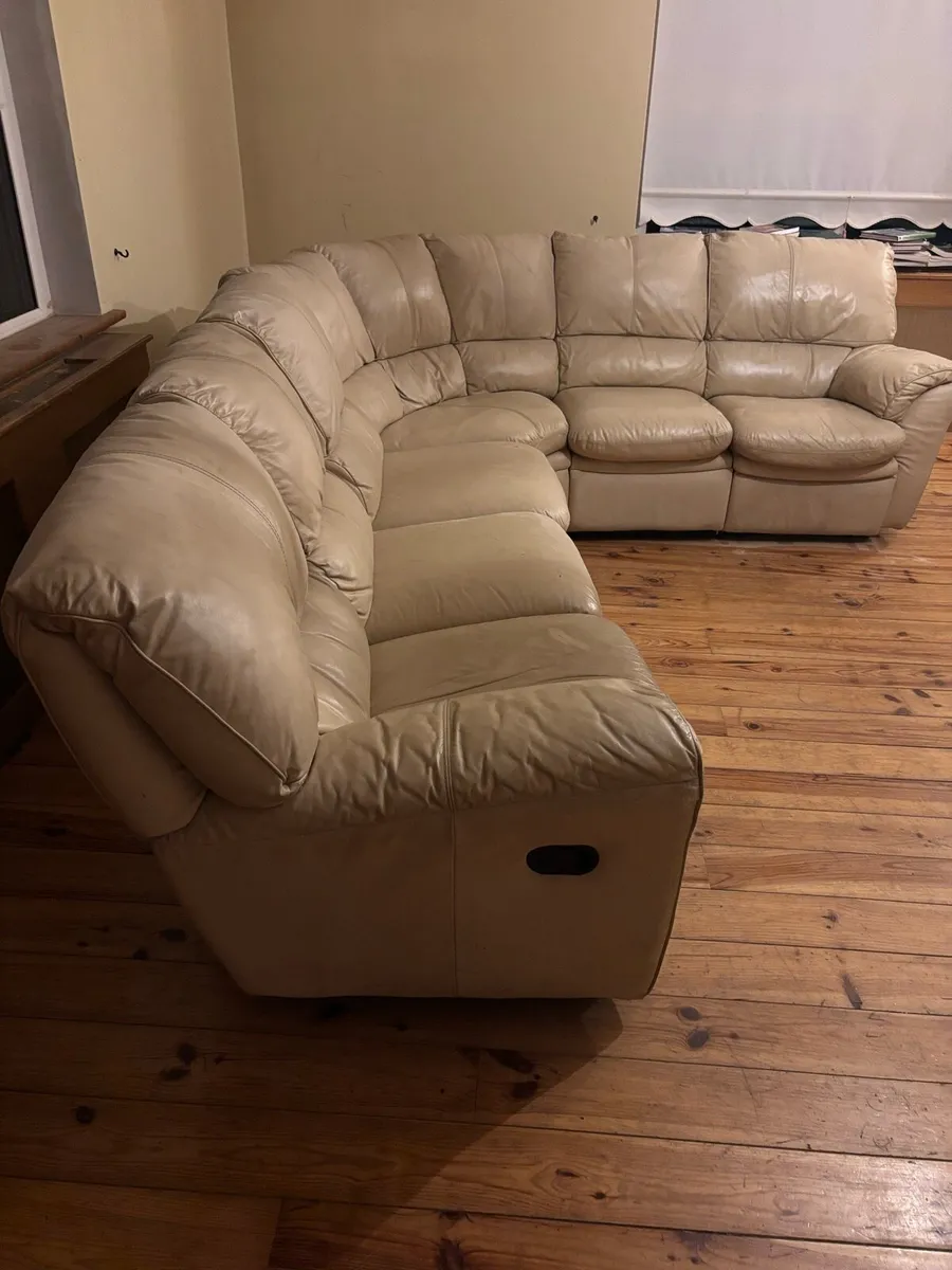 Corner couch - Image 2