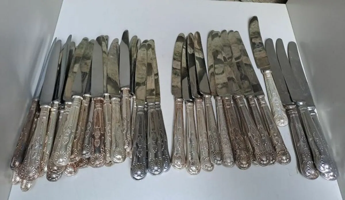 44 Knives hotel style - Image 1