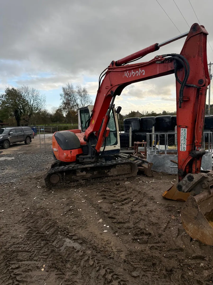 2010 Kubota KX080-3  8 Ton Digger - Image 2