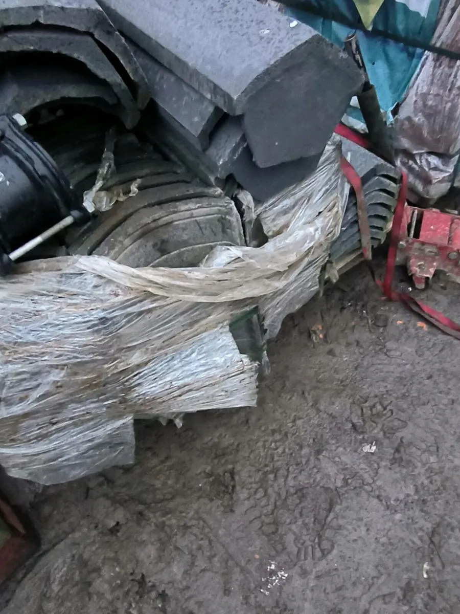 Concrete ridge tiles - Image 4