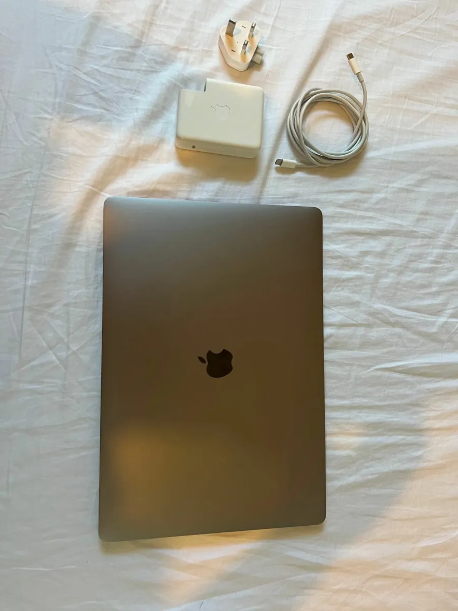 Beast Macbook 16 i9 64gb 2TB 4GB GPU - Image 3