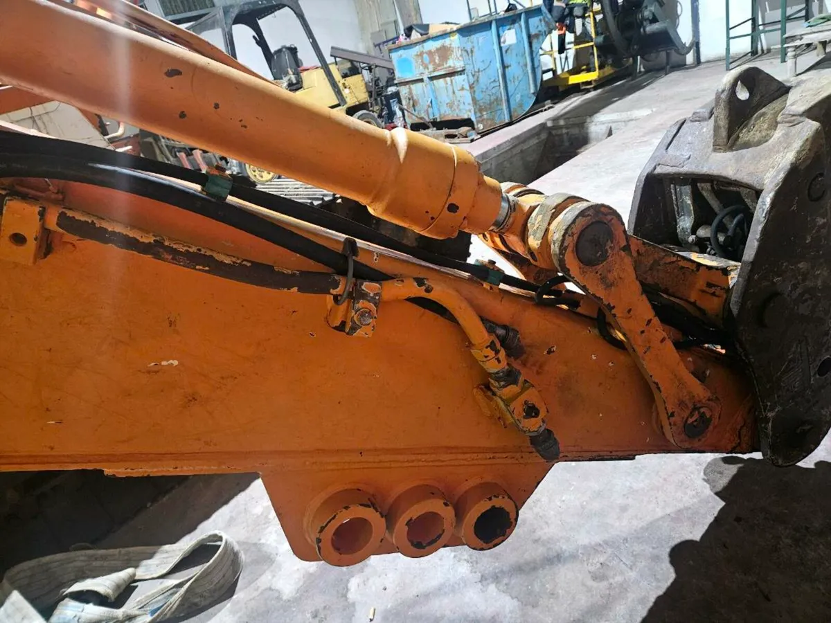 Hitachi 130 zaxis - Image 3