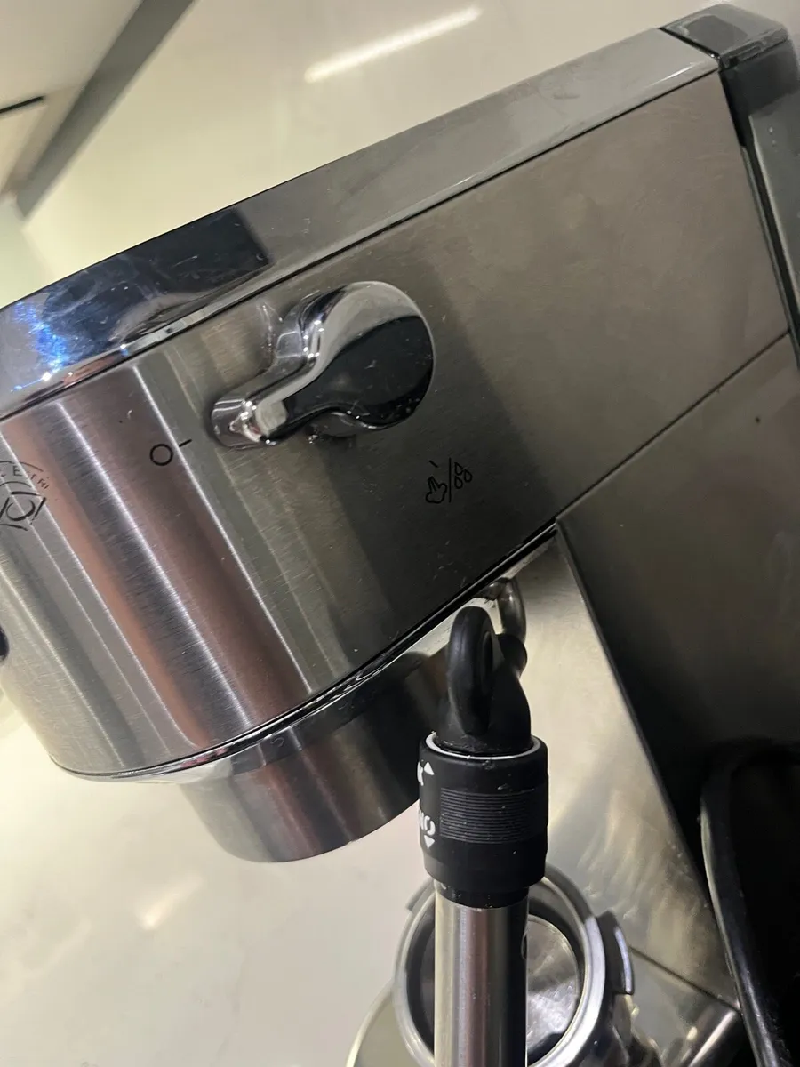 Coffee machine with grinder - Image 3