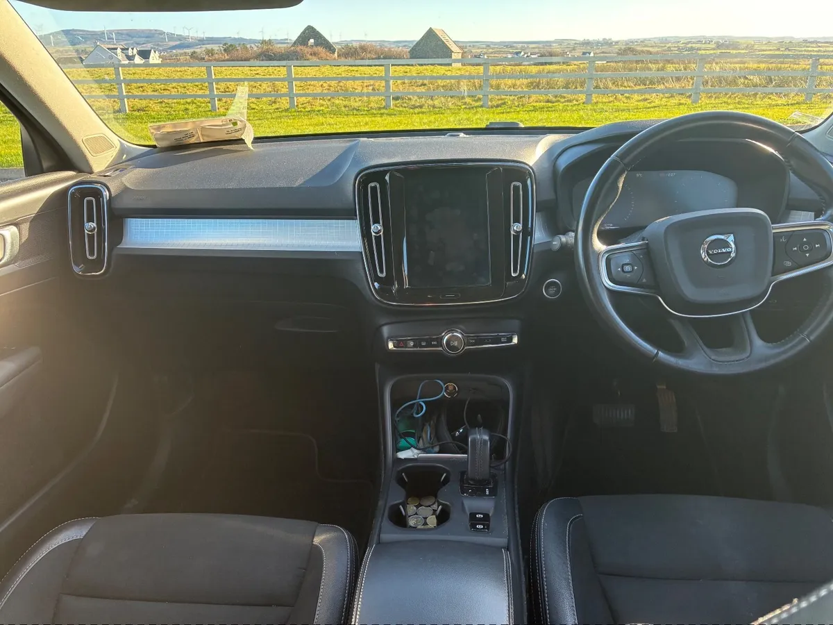 Volvo XC40 2018 - Image 2