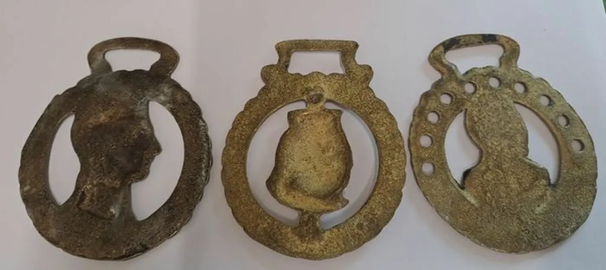 Vintage Horse brass harness medallions - Image 3