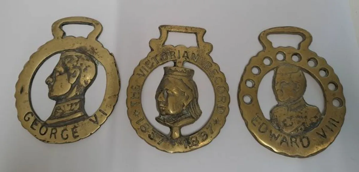 Vintage Horse brass harness medallions - Image 4