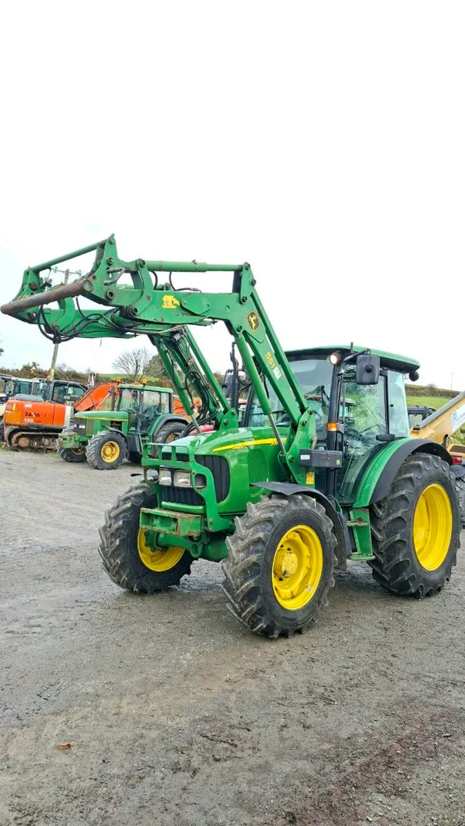 John Deere 5820 c/w 551 loader - Image 1