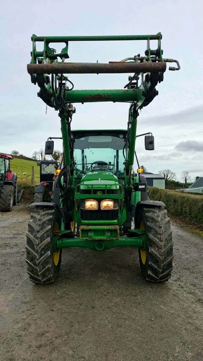John Deere 5820 c/w 551 loader - Image 2
