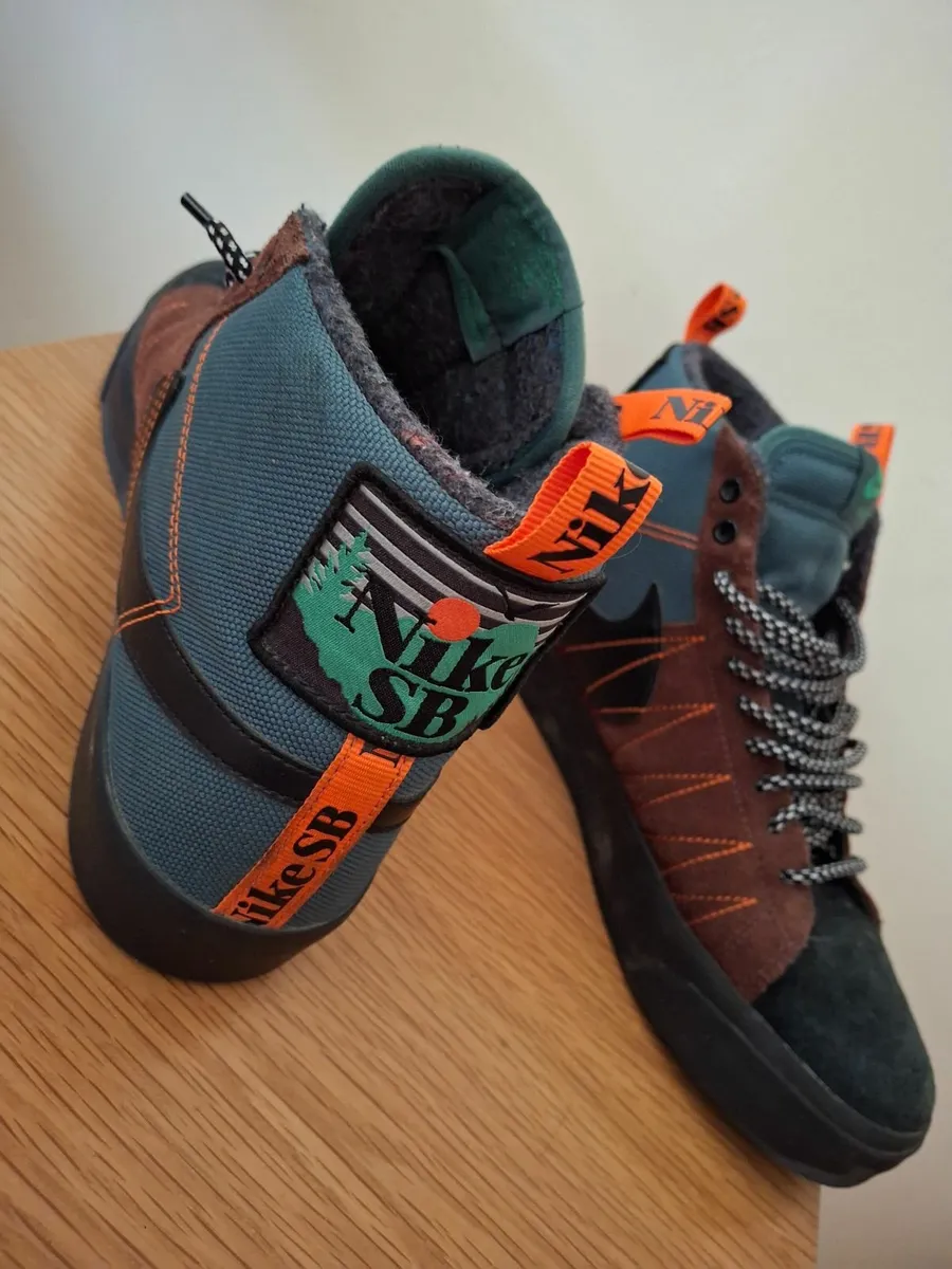 Nike Sports Shoes - Image 2