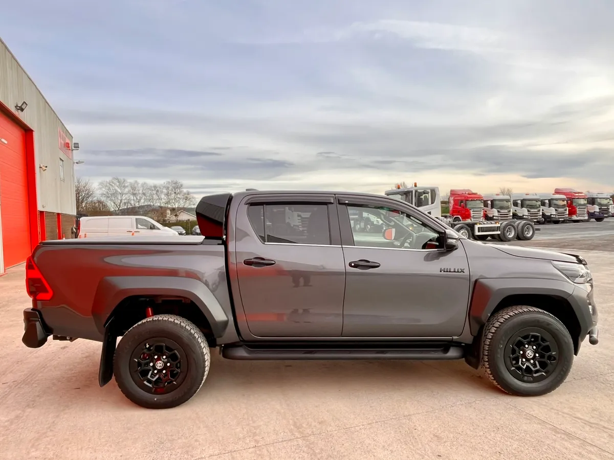 2025 Toyota Hilux GR Sport - Image 2