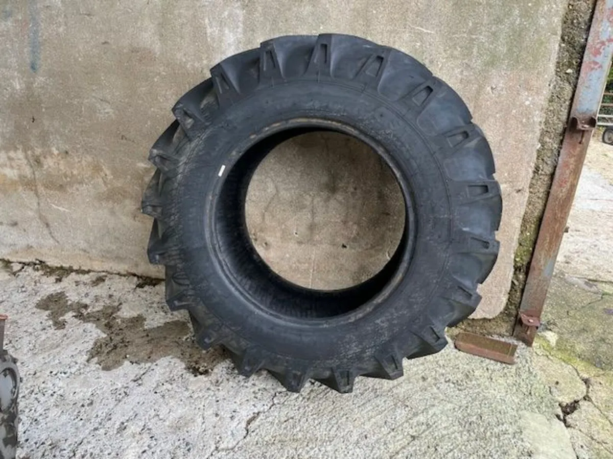 16.9 x 28 Starmax Tyre New - Image 4