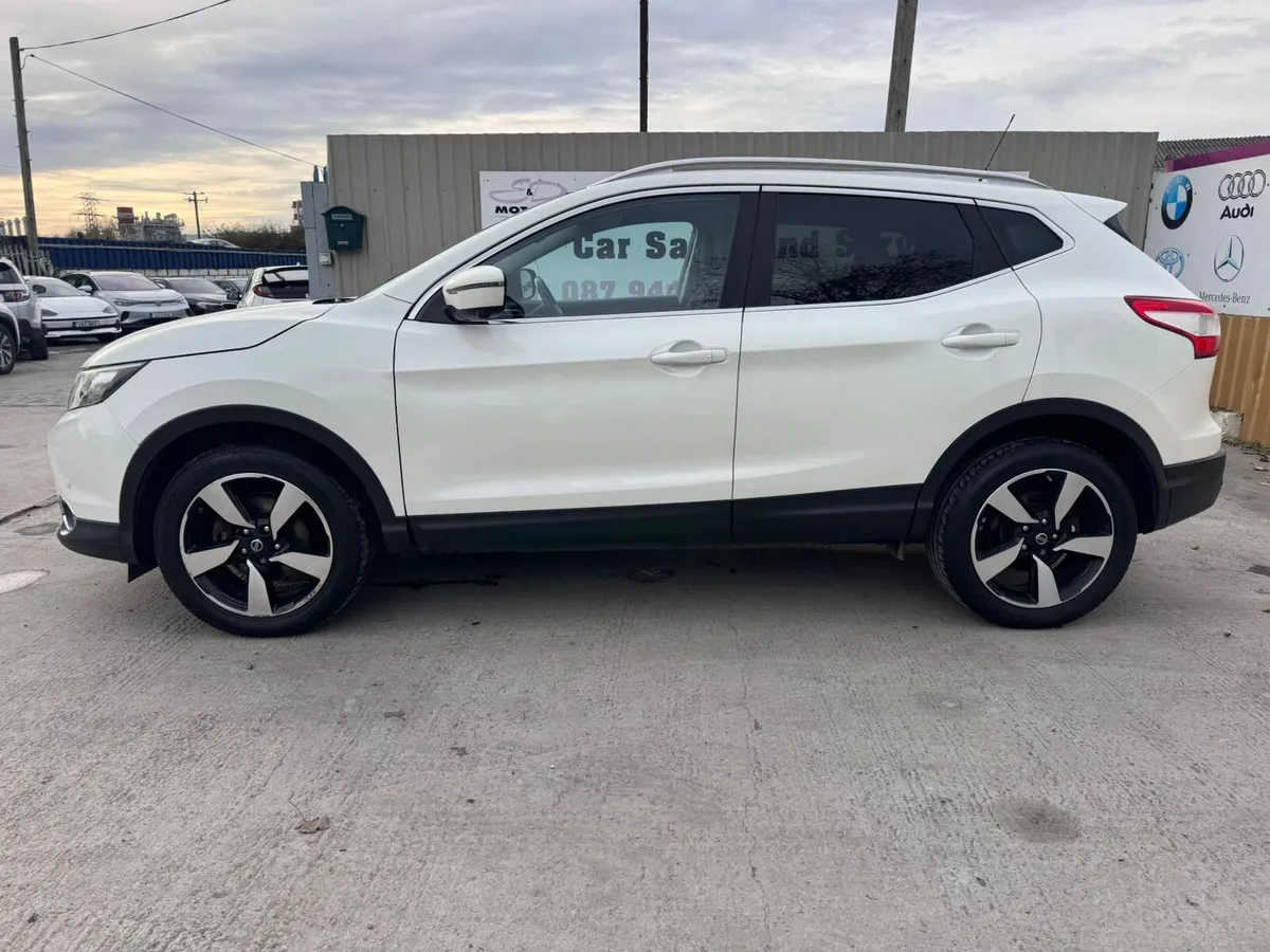 151 Nissan Qashqai 1.5D N-Tec Low Miles High Spec - Image 3