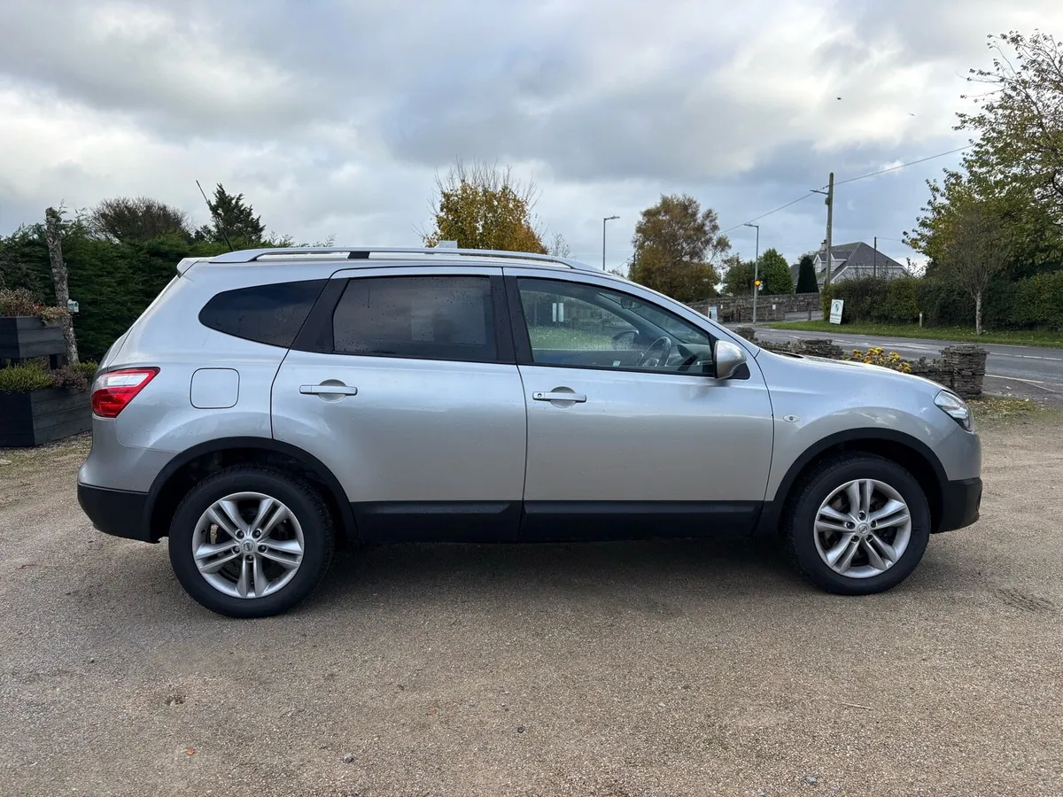 Nissan Qashqai 7 seater - Image 1