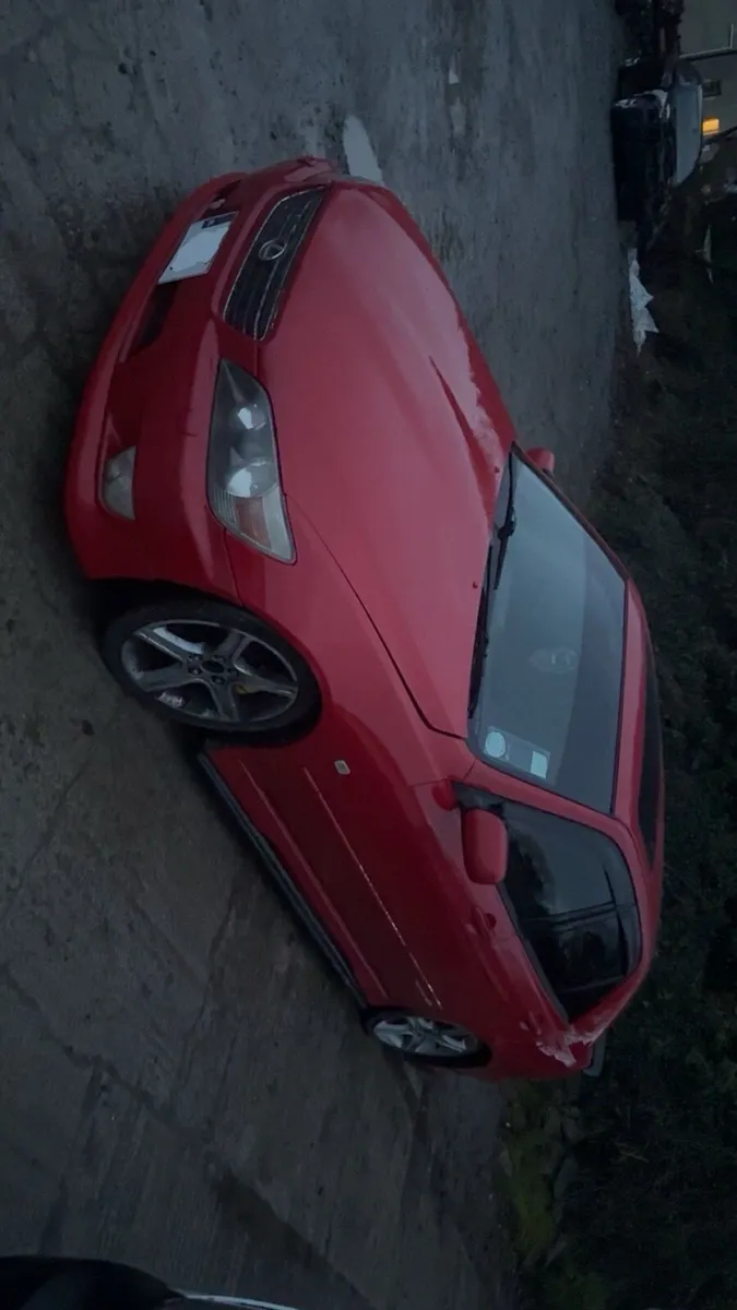 Lexus Is200 Se 04 Red - Image 2