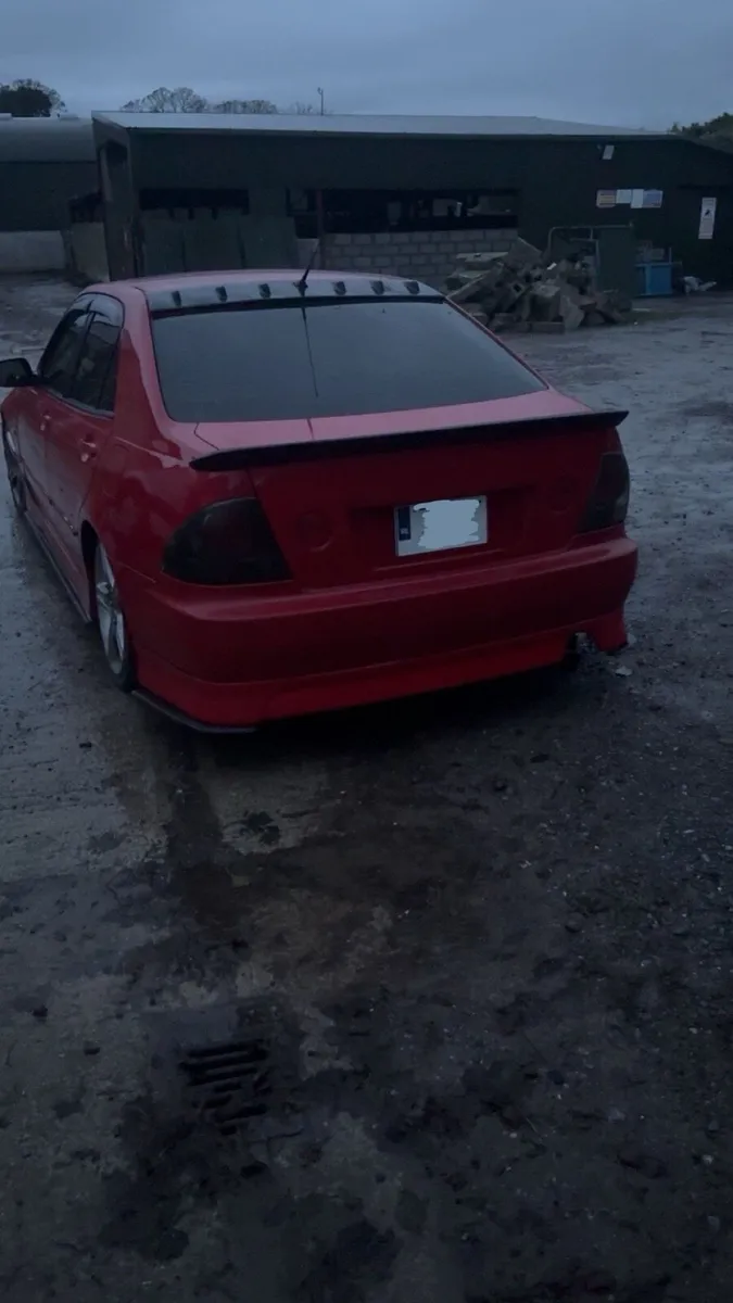 Lexus Is200 Se 04 Red - Image 3