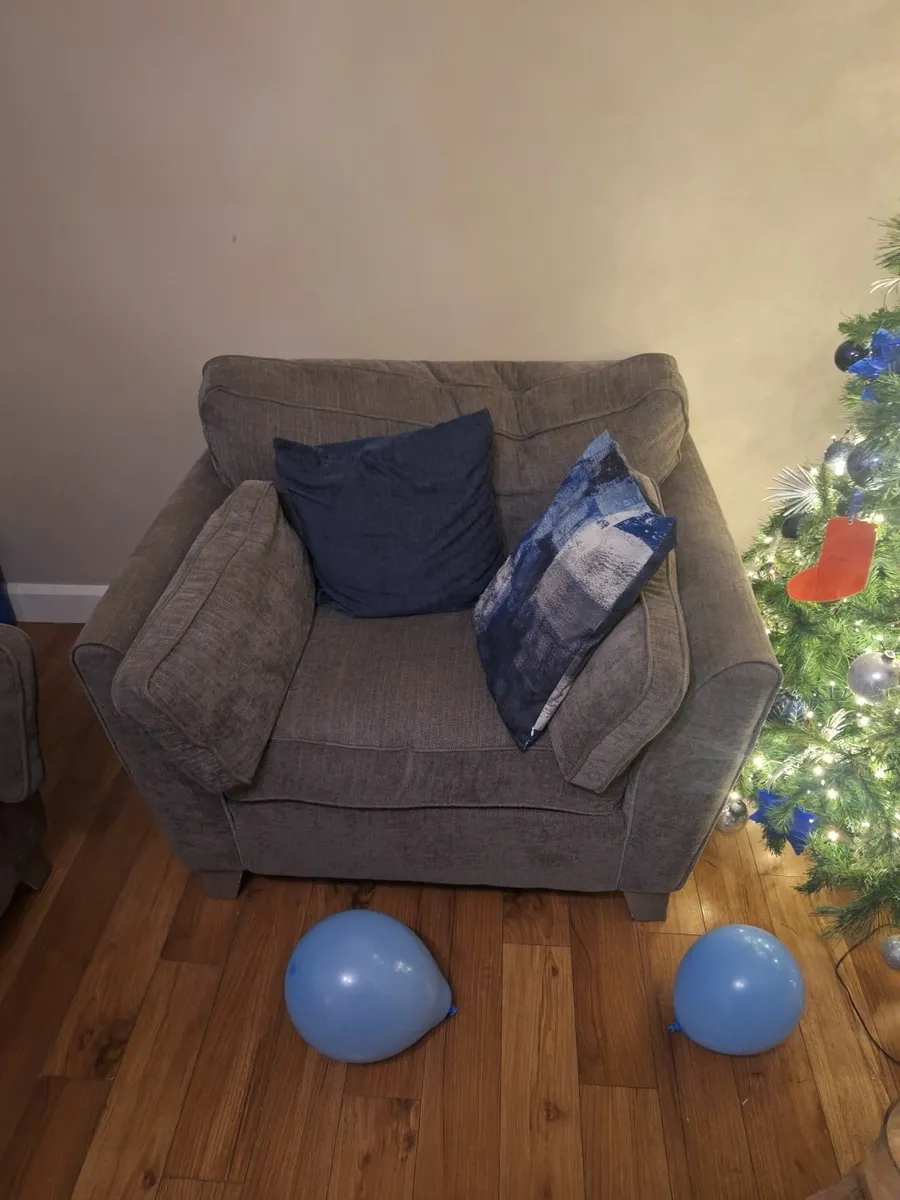 Couch - Image 1