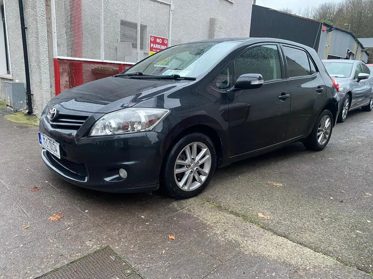 Toyota Auris 2011 - Image 4