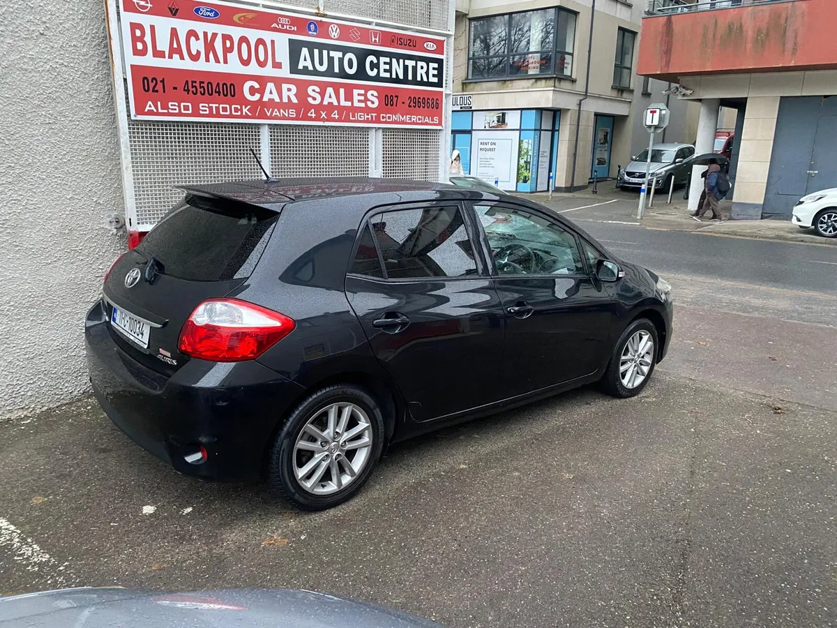 Toyota Auris 2011 - Image 3