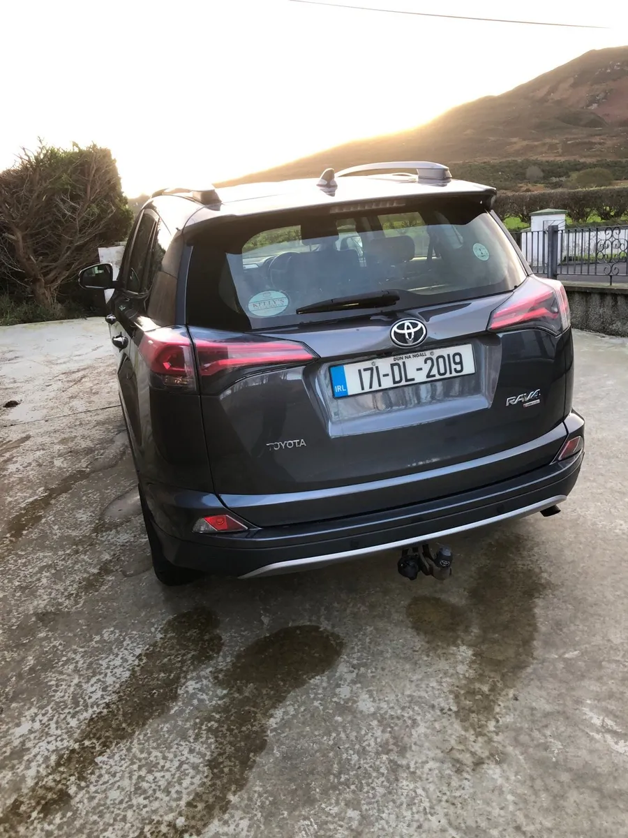 Toyota RAV4 - Image 2