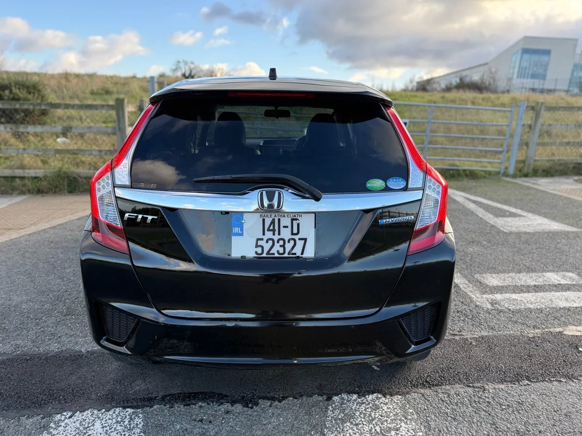 141 Honda fit jazz Hybrid 1.5 Fresh Import & NCT - Image 4