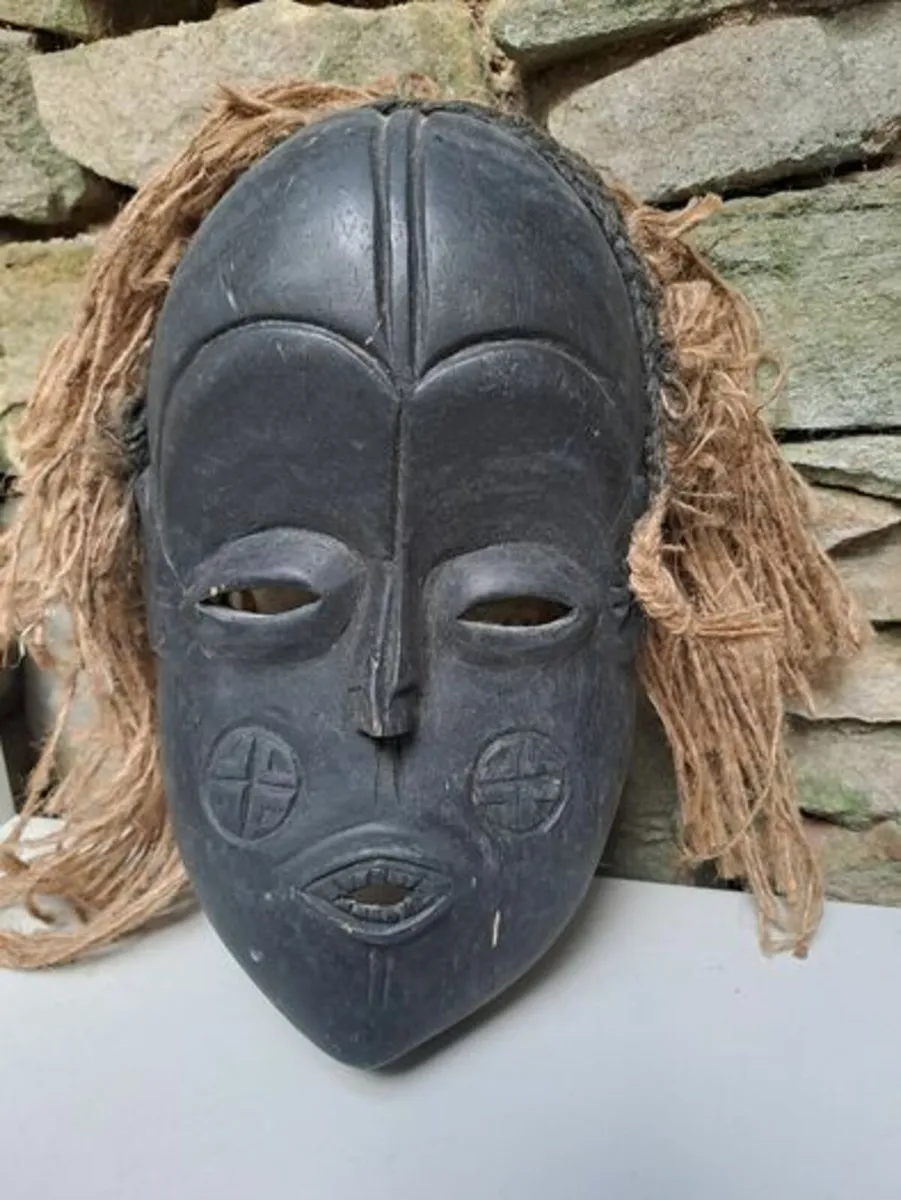 African mask - Image 1