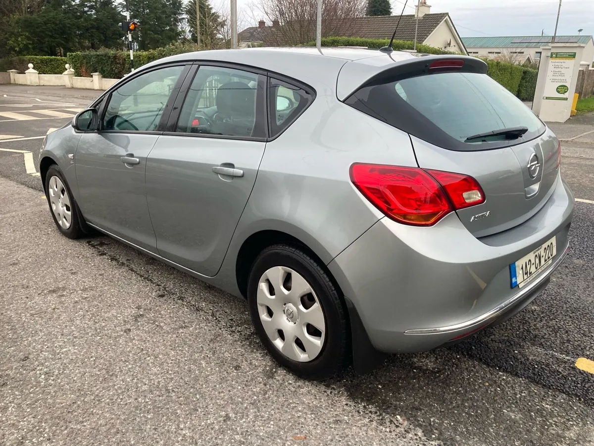2014 Opel Astra 1.4 petrol Nct 11/26 /3250 euro / - Image 3