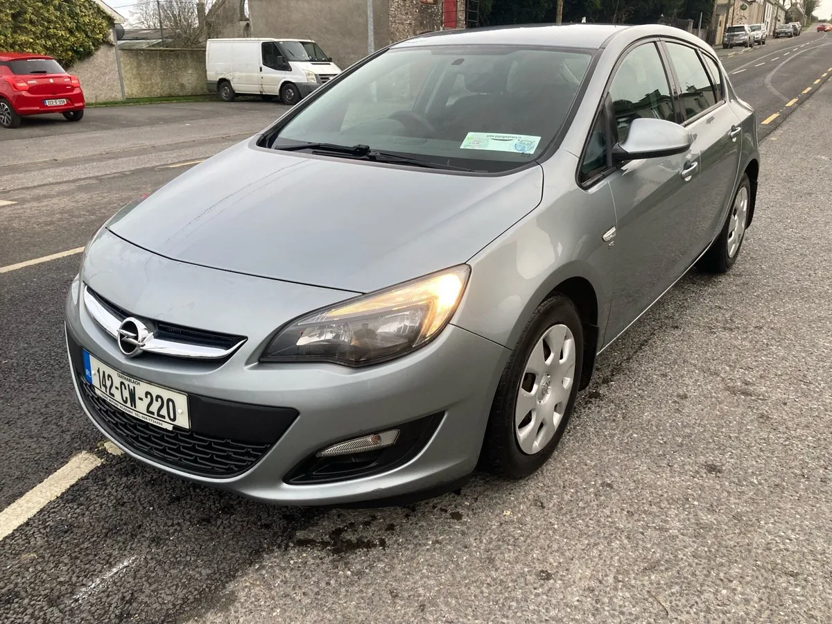2014 Opel Astra 1.4 petrol Nct 11/26 /3250 euro / - Image 4