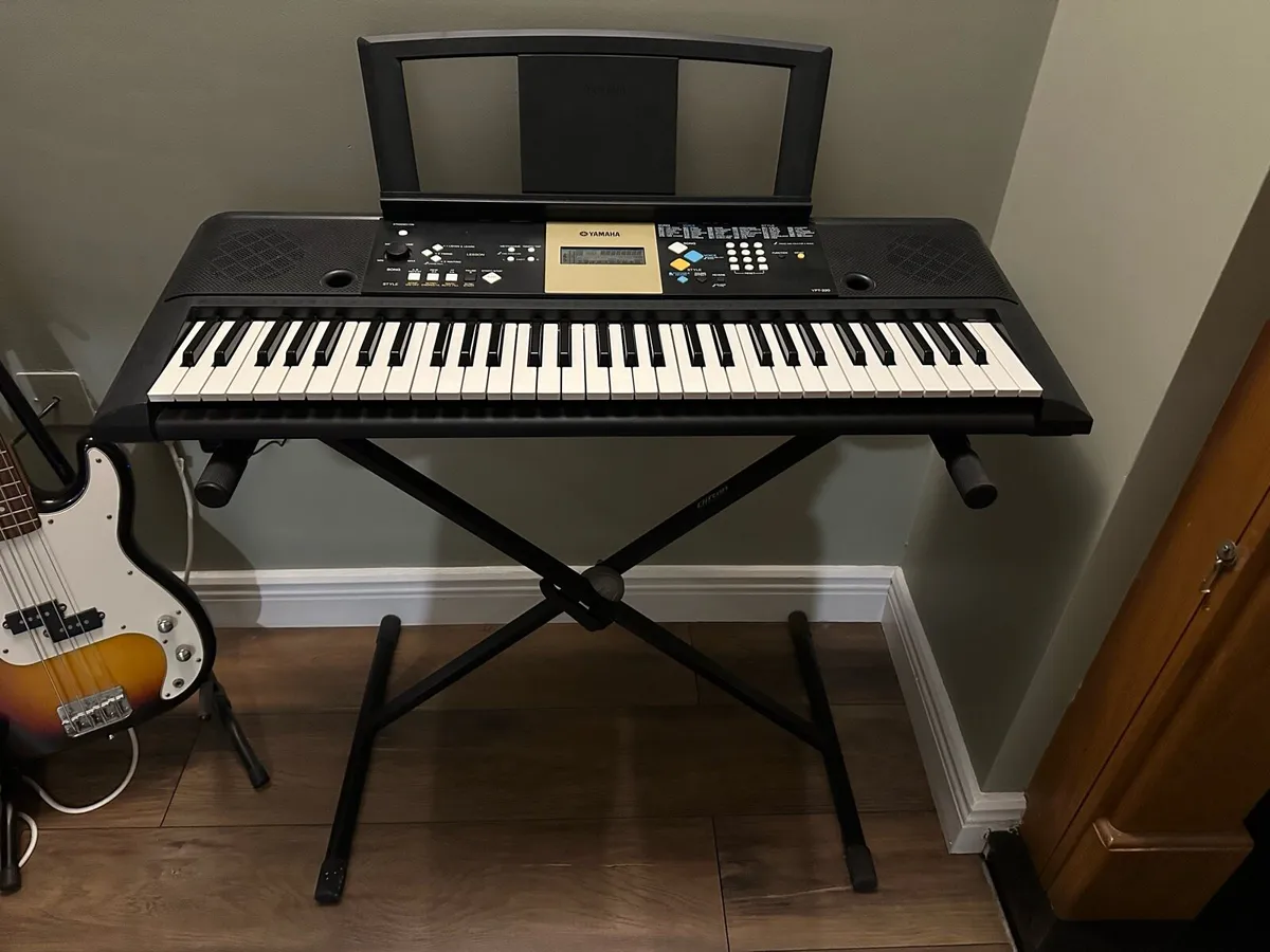 Yamaha keyboard - Image 1