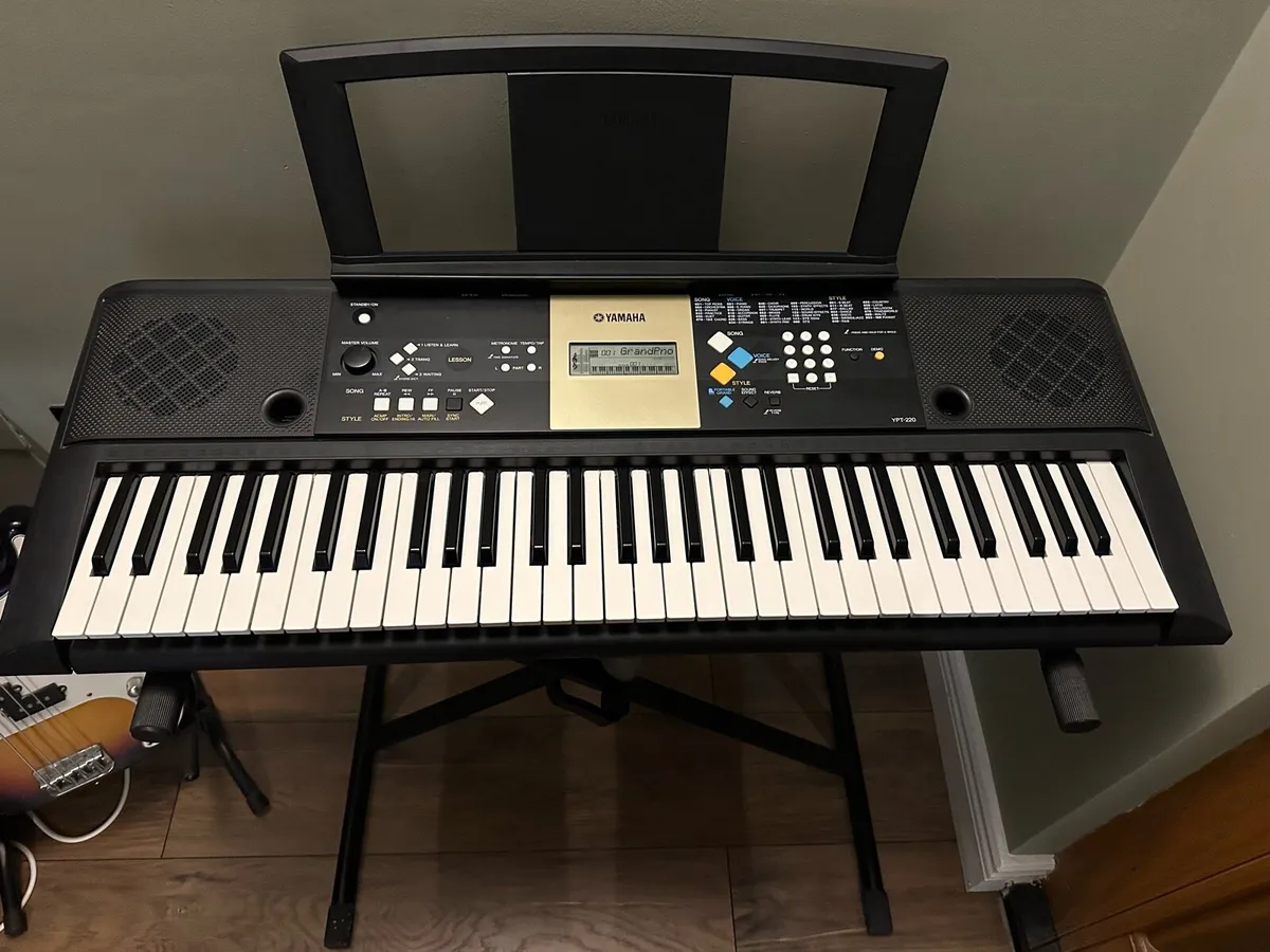 Yamaha keyboard - Image 2