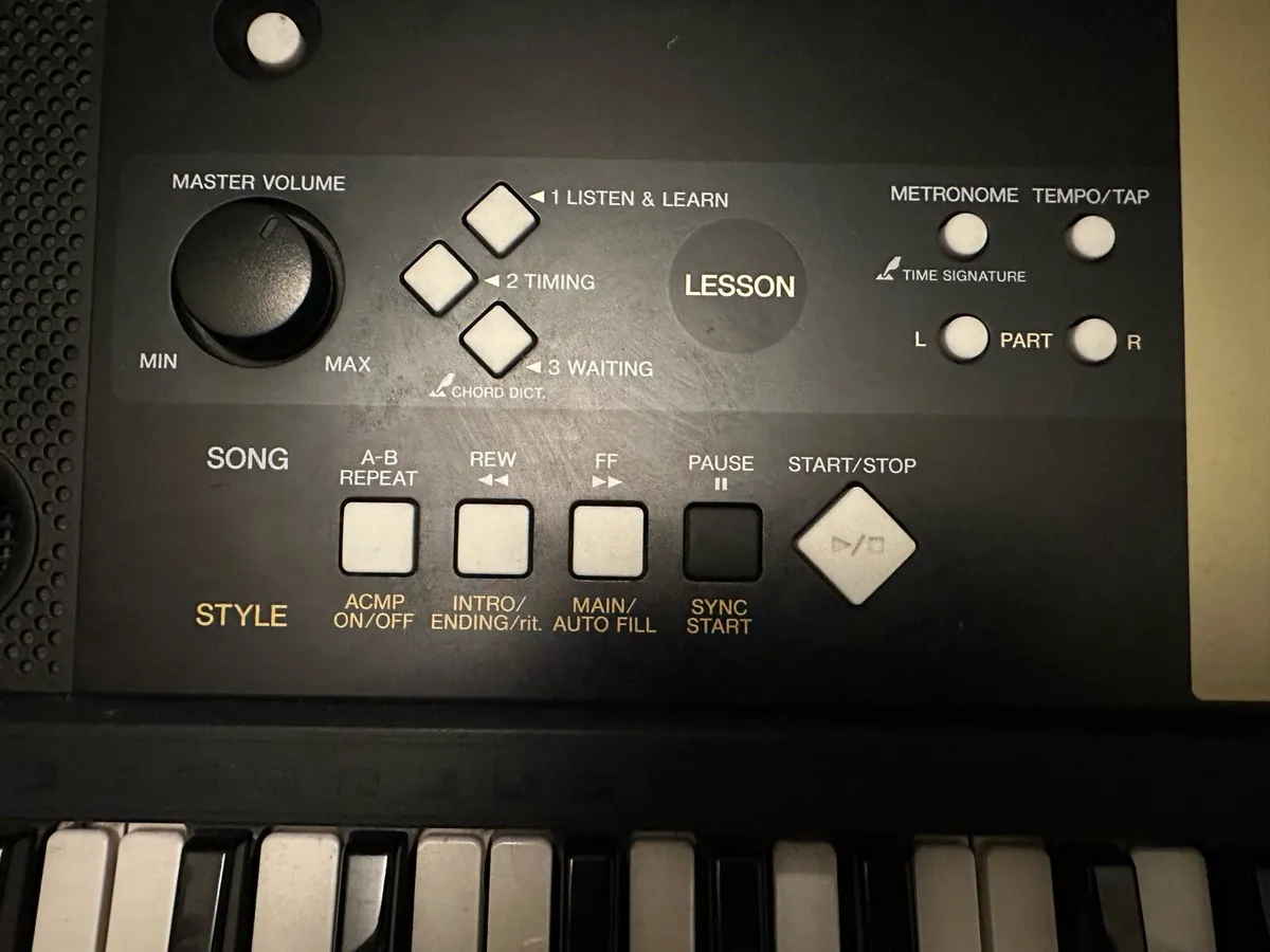 Yamaha keyboard - Image 3