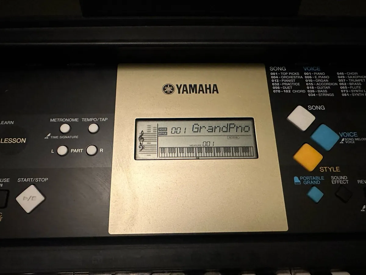 Yamaha keyboard - Image 4