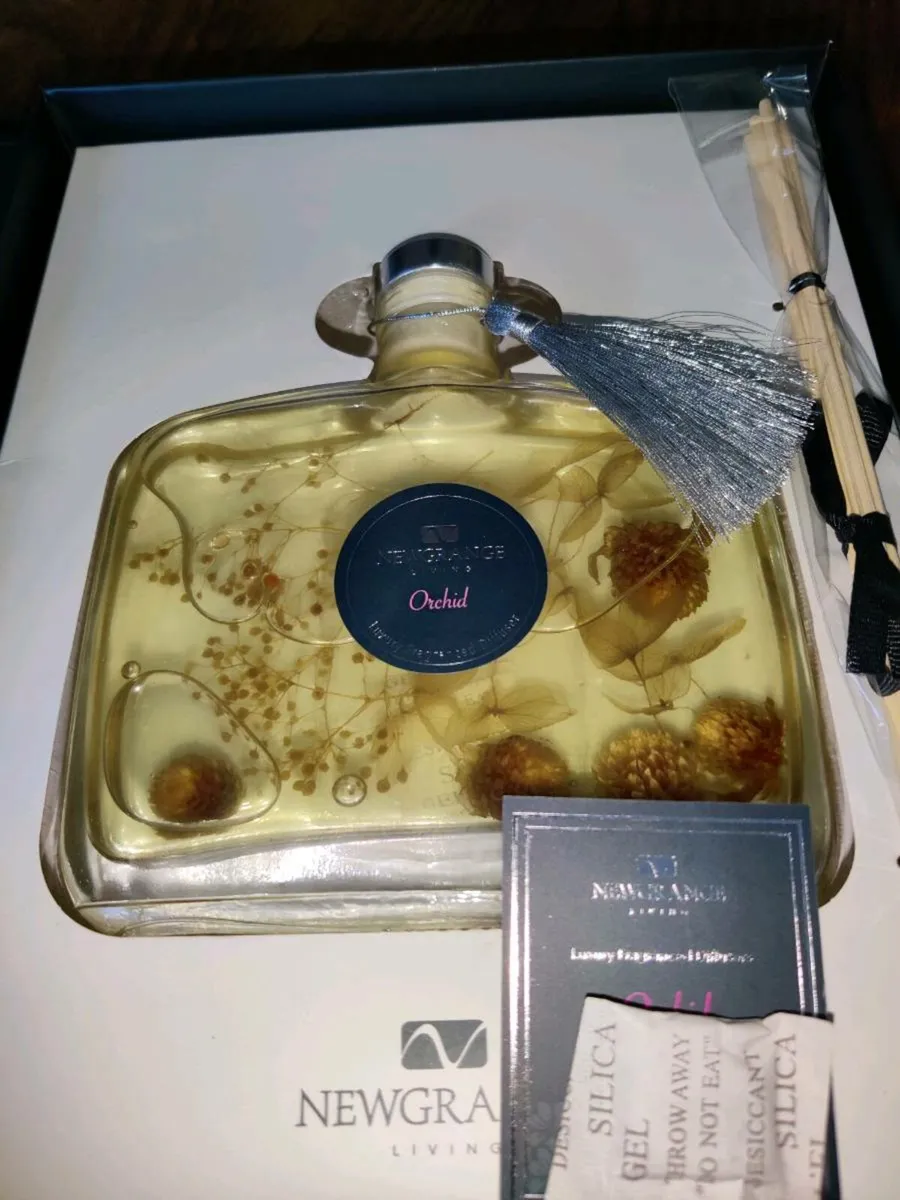 HUGE NEWGRANGE ORCHID DEFUSER, Still in Box ! - Image 1