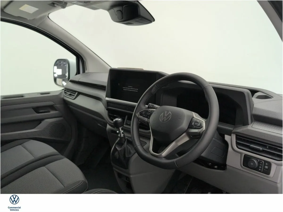 Volkswagen Transporter 28 VAN LWB TRENDLINE 110HP - Image 4